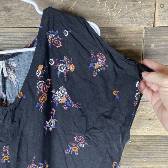 Mudd Womens Sz XL Black Floral Tie Front Cold Shoulder Short Sleeve V-Neck Top - Picture 3 of 9